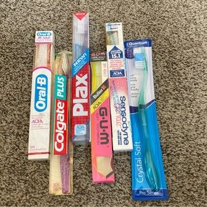 Vintage Lot of 6 Toothbrushes Plax Oral-B Asst Soft Brush Plaque Removing NEW